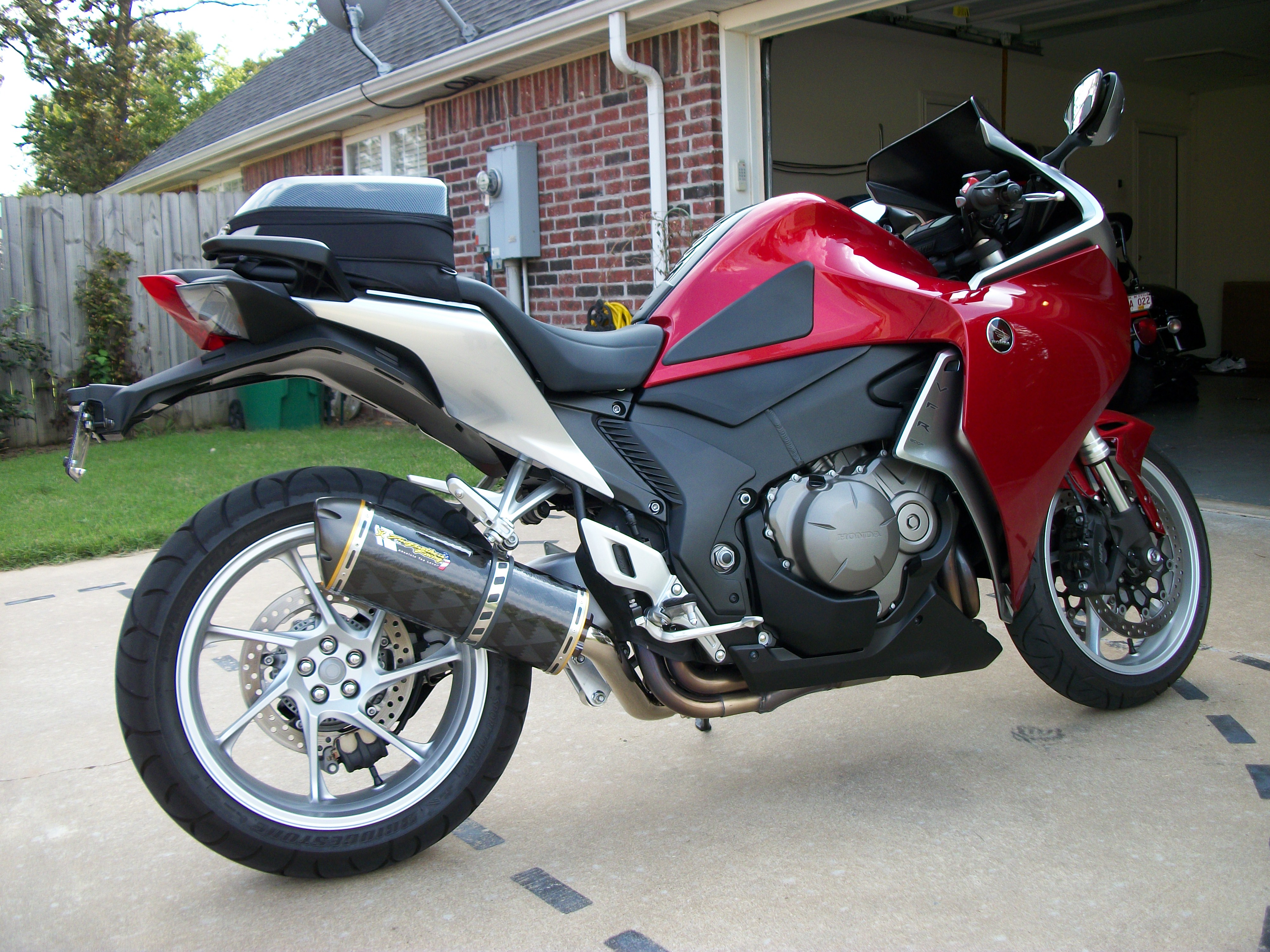 Rear seat cowl. Seventh Generation VFR's VFRDiscussion